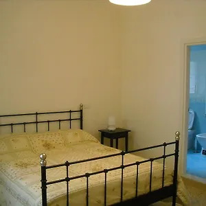 Domus Aurea Bed and breakfast Nápoles