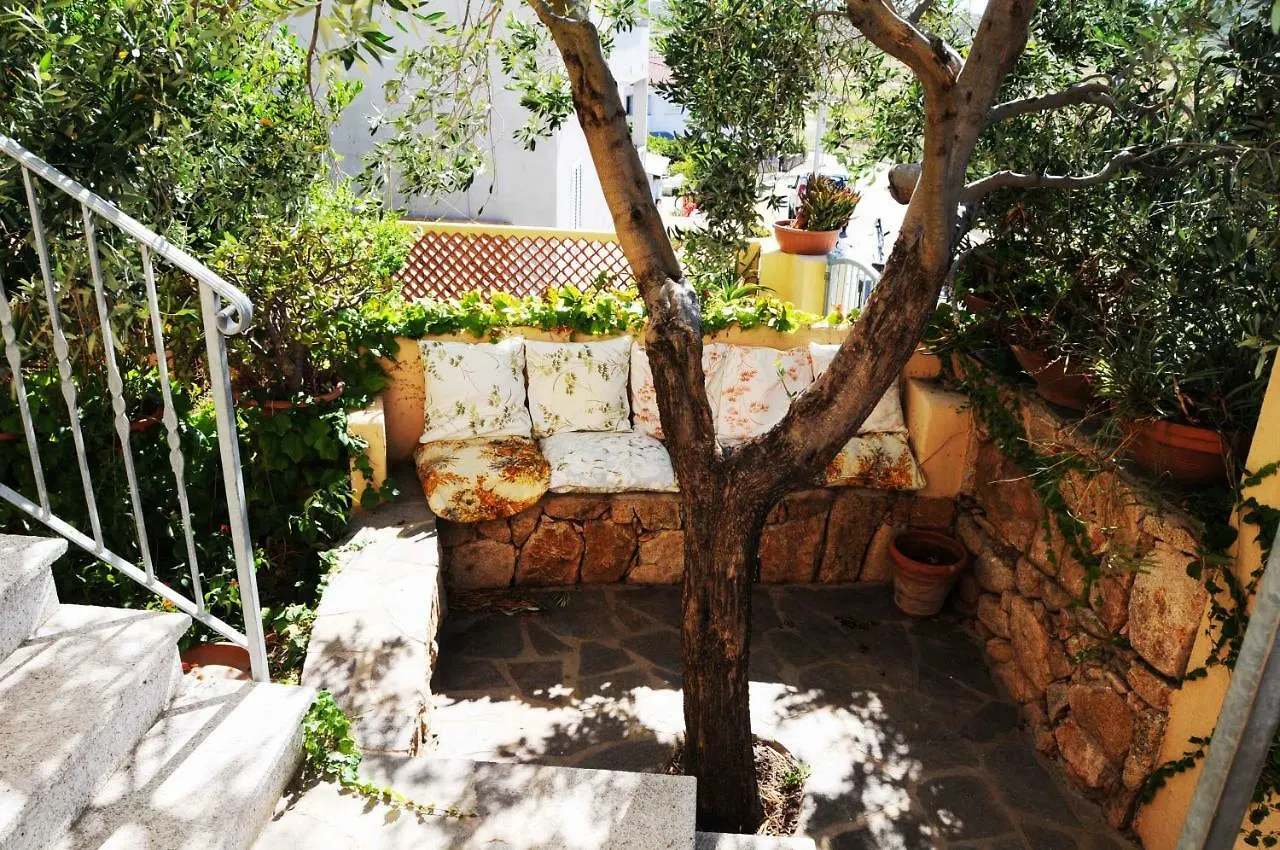 *** Bed and breakfast B&B Casa Derosas Golfo Aranci Italia